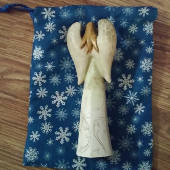 Angel Statue 8" Tall x 3" Wide Off White Holding a Heart With Bag - Picture 2 of 3